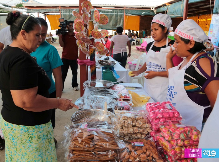 Promueven productos tradicionales de La Gritería