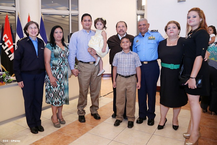 Presidente Daniel asciende en grados a nuevos Comisionados Generales de la Policía Nacional