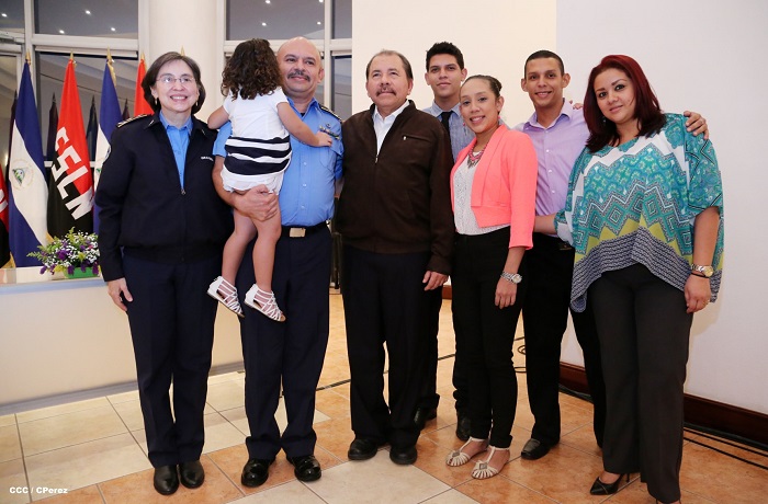 Presidente Daniel asciende en grados a nuevos Comisionados Generales de la Policía Nacional