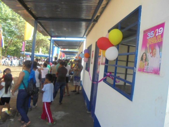 Familias en riesgo reciben casas solidarias