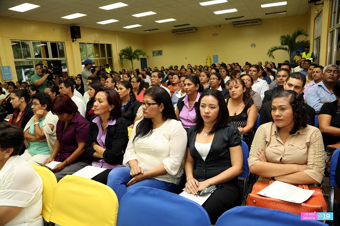 UNAN y Mined gradúan a 207 maestros en Diplomado de Calidad Educativa