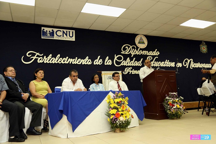 UNAN y Mined gradúan a 207 maestros en Diplomado de Calidad Educativa