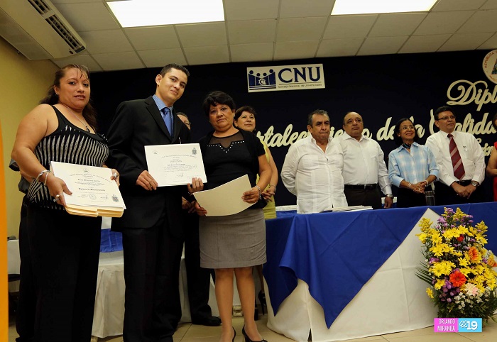 UNAN y Mined gradúan a 207 maestros en Diplomado de Calidad Educativa