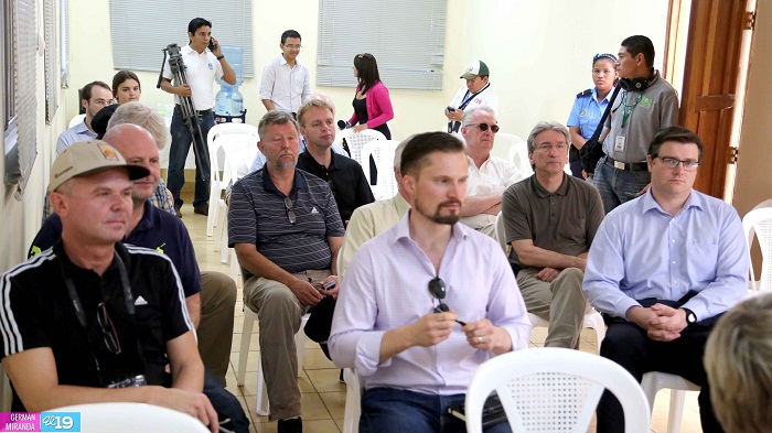 Ministra de Industria e Innovación de Islandia visita planta geotérmica Polaris Energy