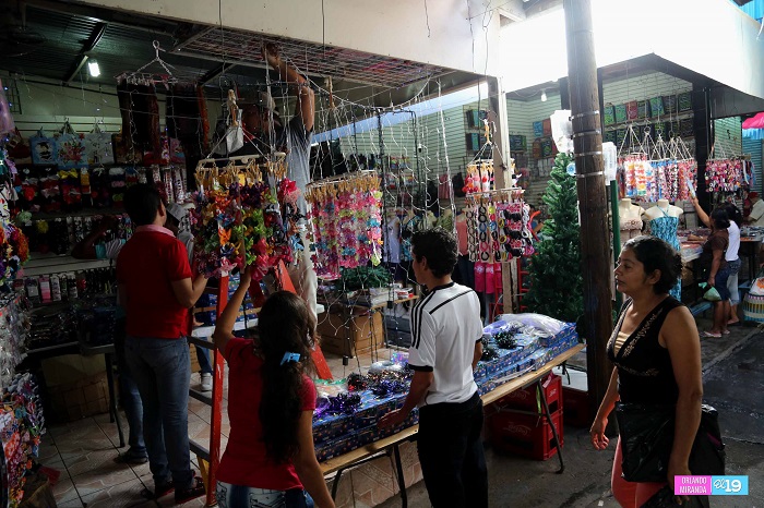 Mercado Oriental oferta productos de la Gritería