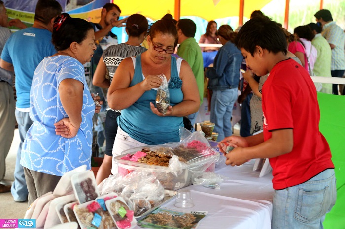 Feria de los productos de la Purísima muy concurrida
