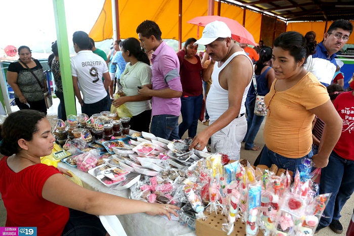 Feria de los productos de la Purísima muy concurrida