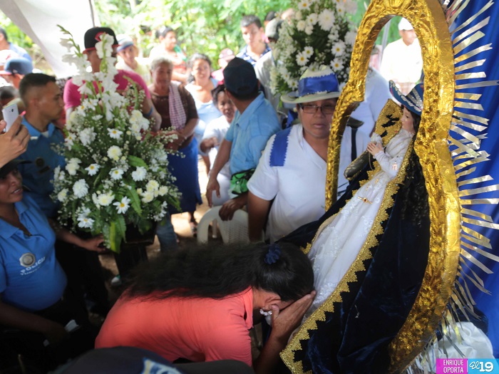 Católicos acompañan a la Virgen del Hato en su peregrinar hacia El Viejo