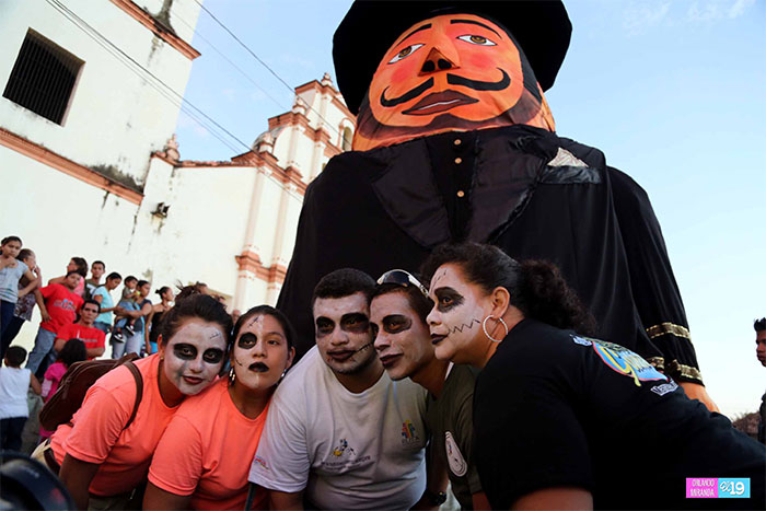 Raíces nicaragüenses se exhiben en Carnaval de Mitos y Leyendas en León