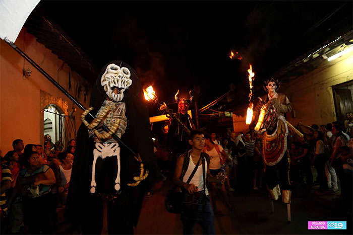 Raíces nicaragüenses se exhiben en Carnaval de Mitos y Leyendas en León
