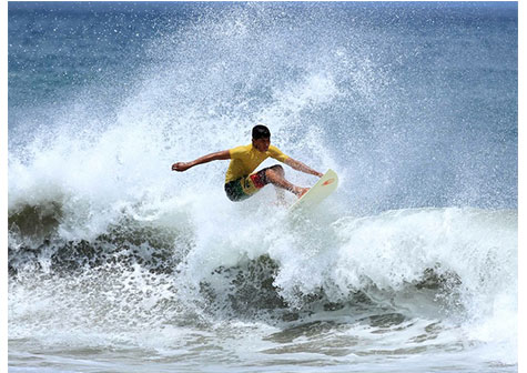 Jackson Obando y Joel Chávez más cerca del mundial Junior de la ISA