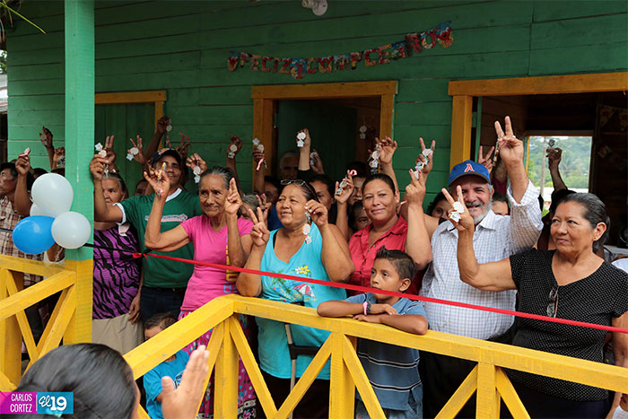 Gobierno Sandinista expresa su amor a familias de Rosita con la entrega de Viviendas Dignas