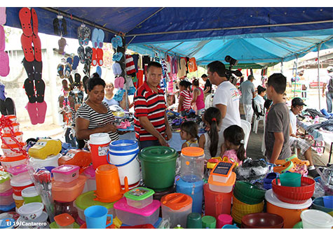Barrio San Luis celebra exitosa feria de la Economía Familiar