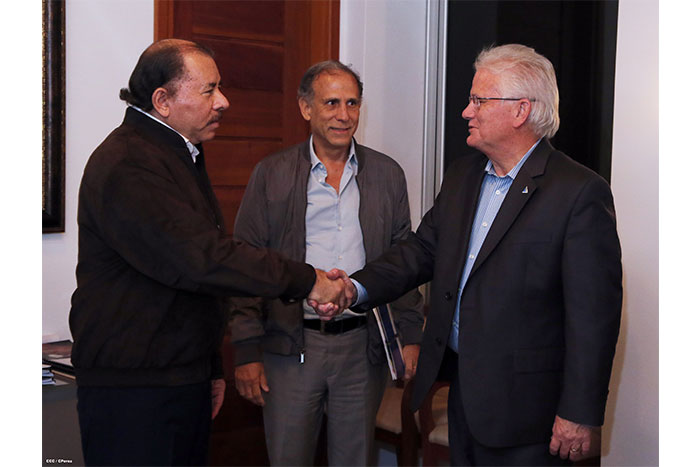 Presidente Daniel se reúne con presidente del AACLA, Nicholas Galt