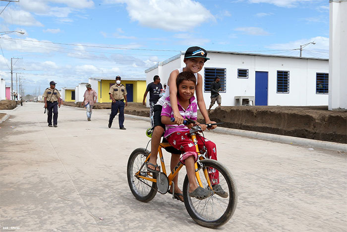 Familias inician nuevas vidas en ciudad Belén