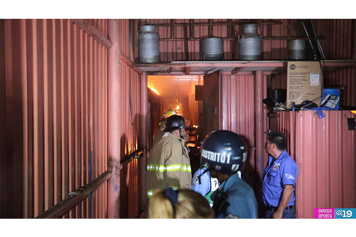 Incendio en el Mercado Oriental no deja víctimas