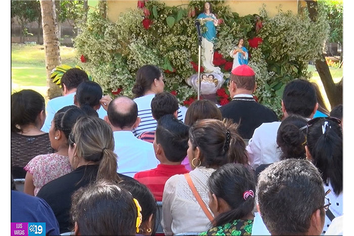 Cardenal Miguel participa en 'La Novena' de la UNICA