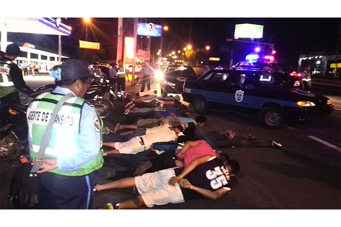 Fuerte operativo policial en carretera a Masaya