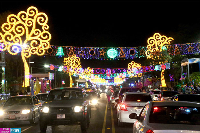 Avenida de Bolívar a Chávez, un sitio de mucho colorido y fervor religioso