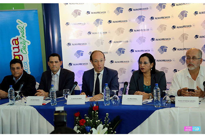 Arriba primer vuelo directo México-Managua