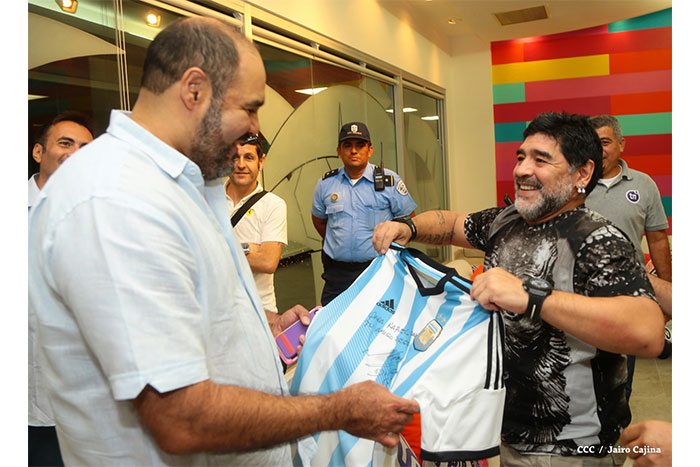 Maradona se declara amigo de Nicaragua y del Comandante Daniel Ortega