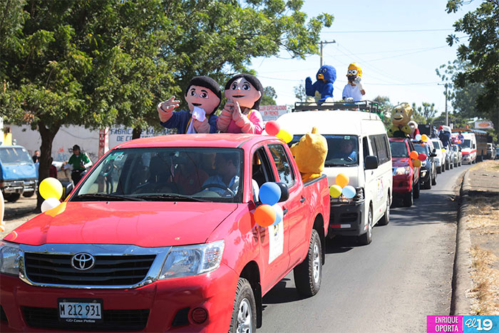 MILAVF realiza caravana navideña en la capital