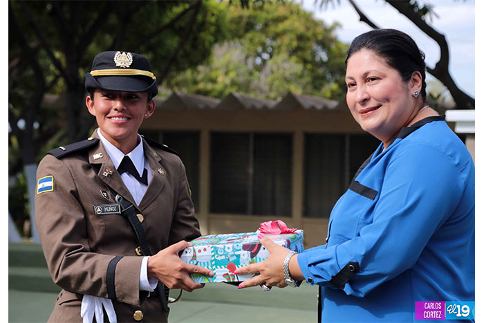 Entregan reconocimientos a mejores expedientes de XIX Promoción de Cadetes del Ejército de Nicaragua
