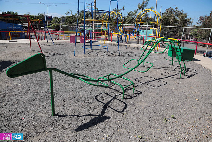Familias de la colonia Miguel Gutierrez satisfechas con rehabilitación de parque
