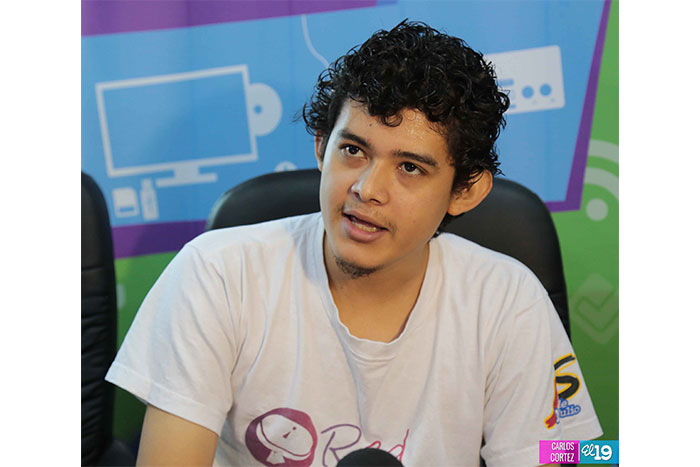 Juventud posiciona etiqueta #DiosBendigaElCanal en redes sociales