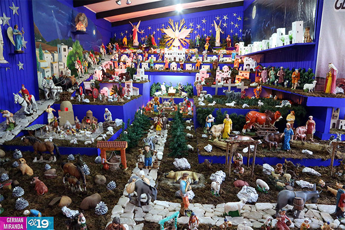 Nicaragüense amante de la Navidad construye Belén de impresionantes dimensiones