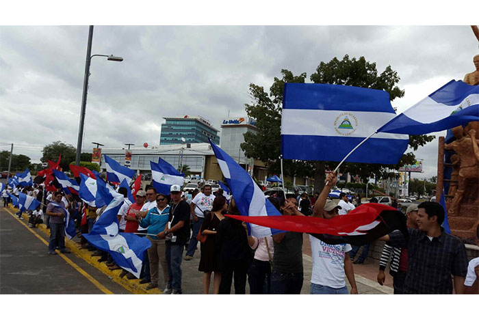 Familias y Juventud se congregan para celebrar 40 Aniversario de la Toma de la Casa de Chema Castillo