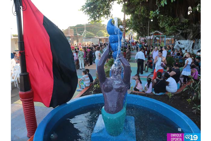 Familias de Masachapa estrenan bonita plaza parque