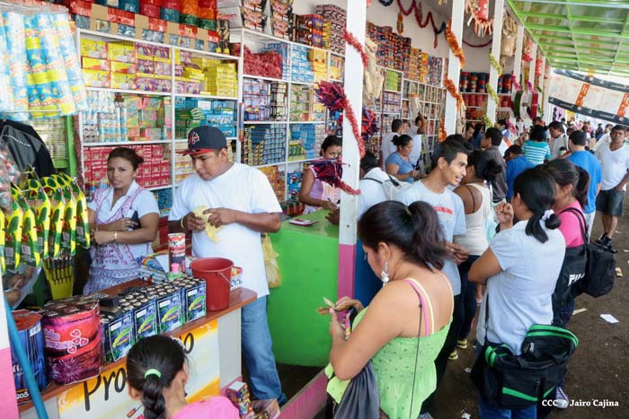 Comerciantes de pólvora reportan excelentes ventas al finalizar el año