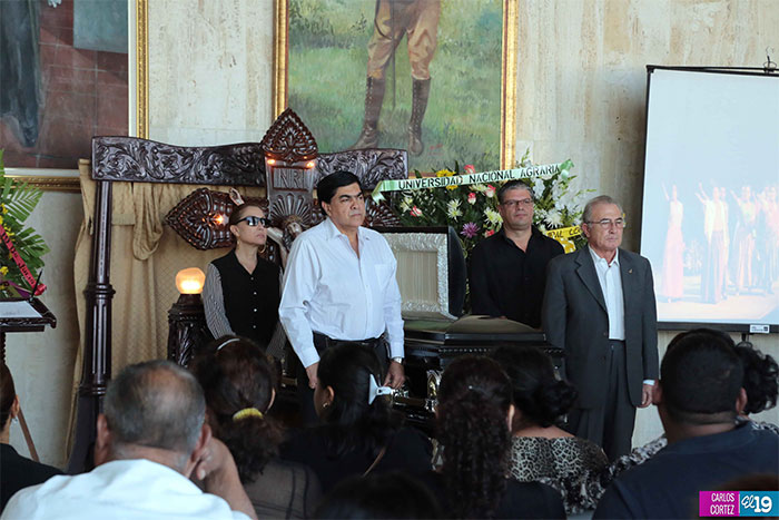 Artistas nacionales rinden homenaje póstumo a Guillermo Baldelomar