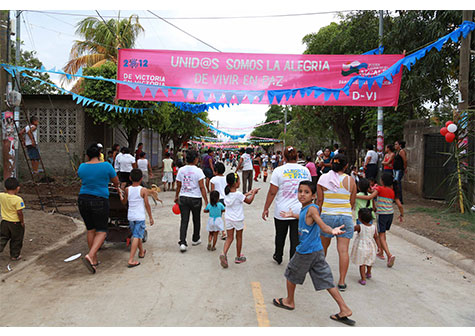 Barrio Waspán Norte estrena moderna calle de concreto hidráulico
