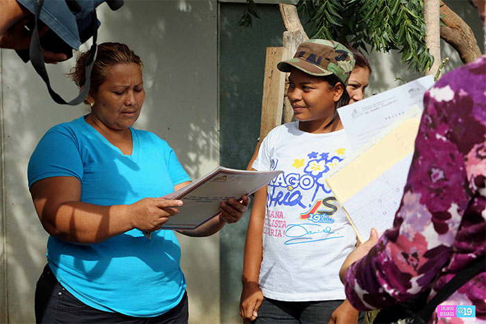 Entregan títulos de propiedad a familias de Villa Solidaridad en Tipitapa
