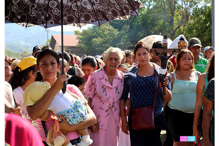 Miles de promesantes participan de celebraciones en honor al Señor de los Milagros en El Sauce