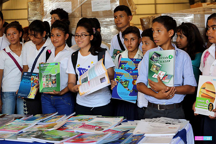 Arranca distribución de libros texto para centros de estudios de todo el país