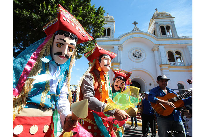 Derroche de fervor en tradicional Tope de los Santos