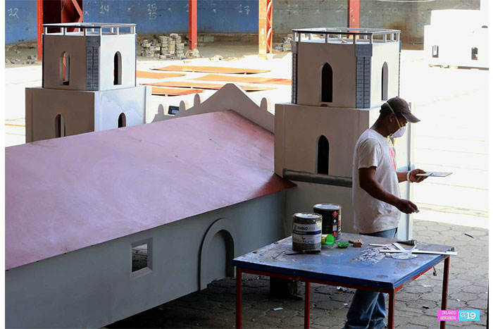 Avanza construcción de réplicas a escala de monumentos arquitectónicos que se instalarán en Paseo Xolotlán