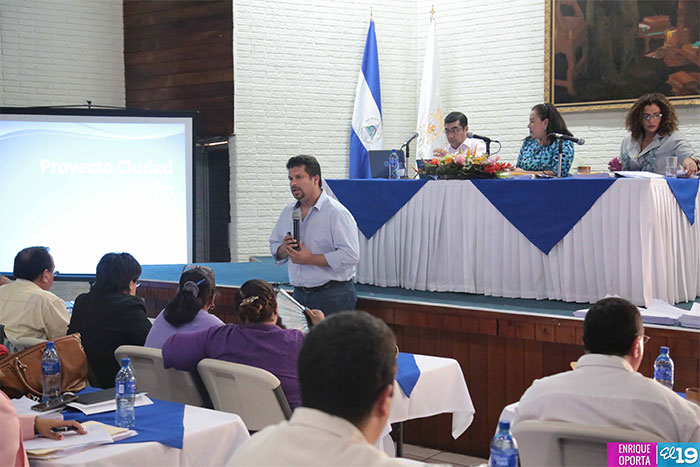 Fidel Moreno muestra avances de Ciudad Belén ante Concejo Municipal