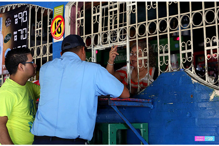 Policía Nacional realiza inspección de expendios de bebidas alcohólicas cercanos a centros educativos de Managua