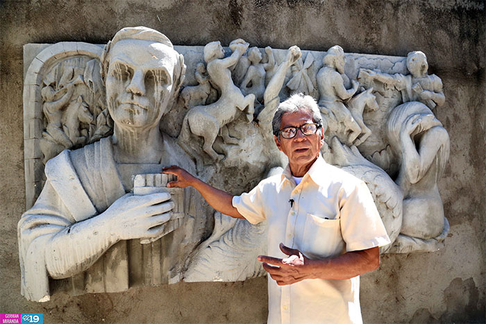 Los 'esculturales' versos de Darío