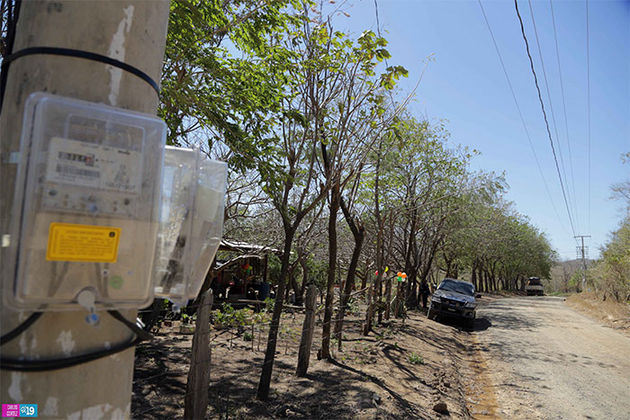 Llegó la energía a la Comunidad el Gigante 1 en Tola