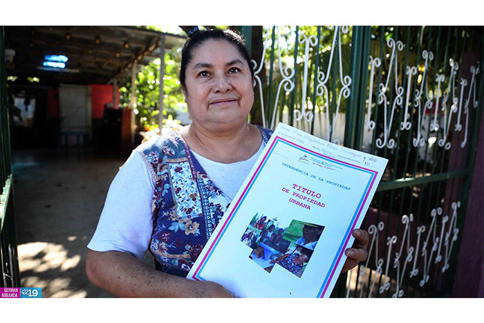 Títulos de propiedad para pobladores del barrio Carlos Fonseca
