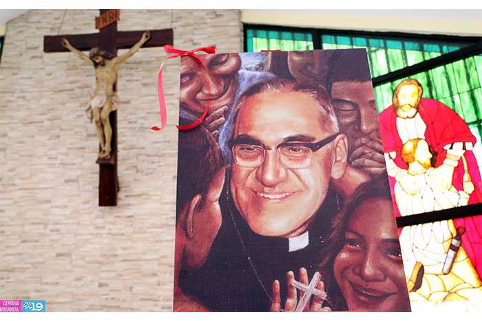 Comunidad católica festeja nombramiento de Monseñor Romero en calidad de mártir