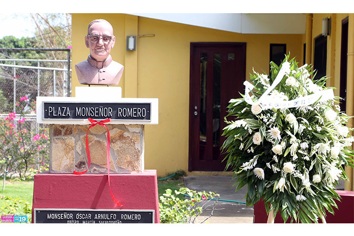 Comunidad católica festeja nombramiento de Monseñor Romero en calidad de mártir