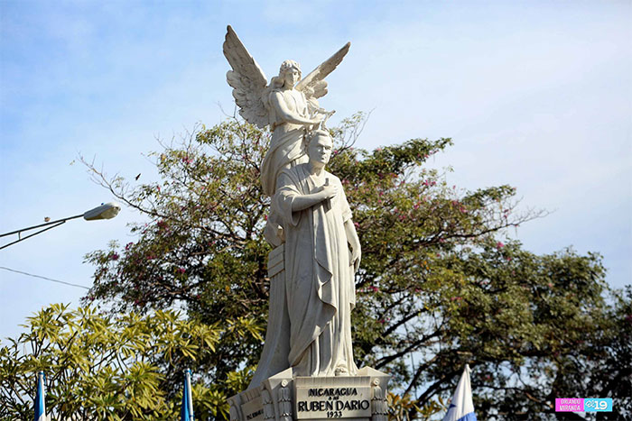 Diputados conmemoran 99 años del tránsito a la inmortalidad del poeta Rubén Darío