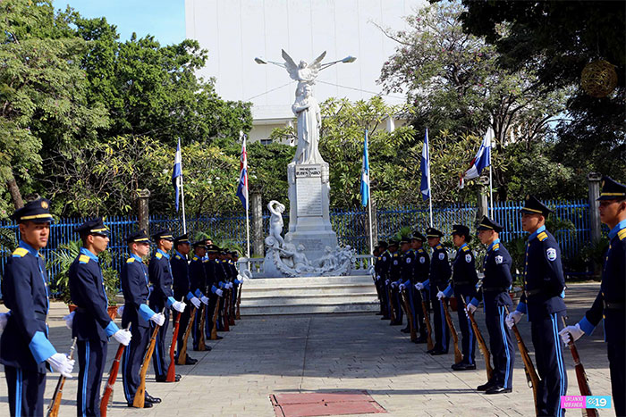 Diputados conmemoran 99 años del tránsito a la inmortalidad del poeta Rubén Darío