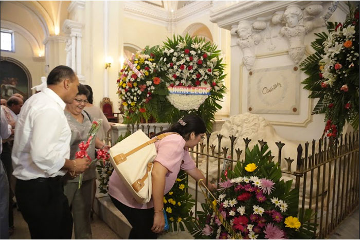 Leoneses conmemoran a Darío con solemne eucaristía